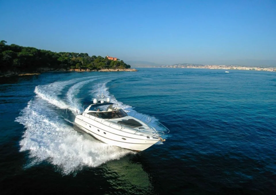 Princess V50 - photo 3 yacht charter Mykonos