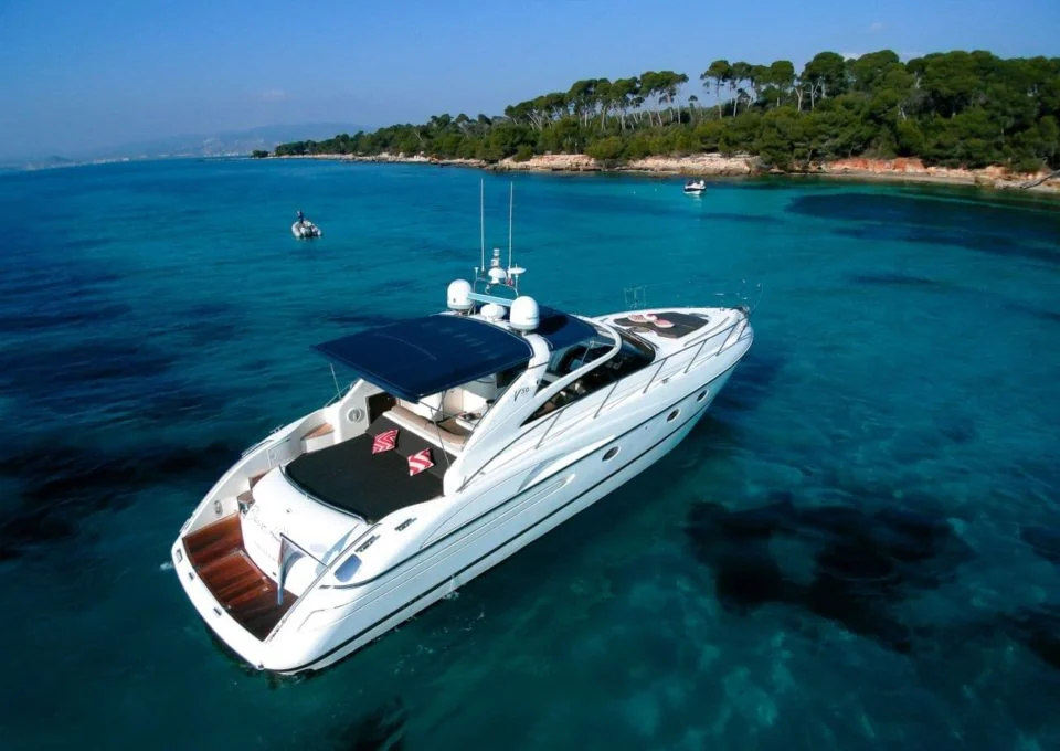 Princess V50 - photo 4 yacht charter Mykonos