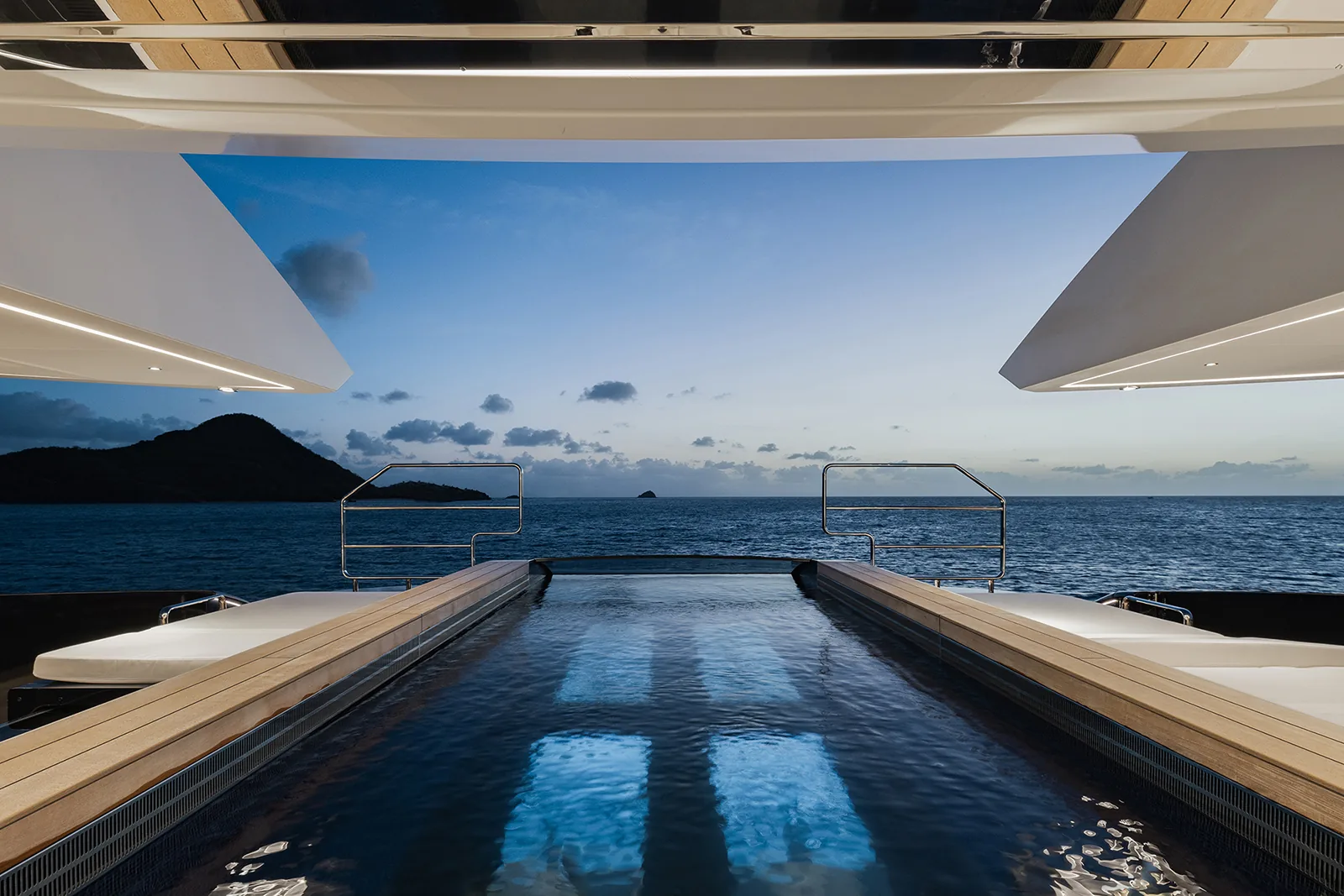 RESILIENCE - photo 10 yacht charter Mykonos
