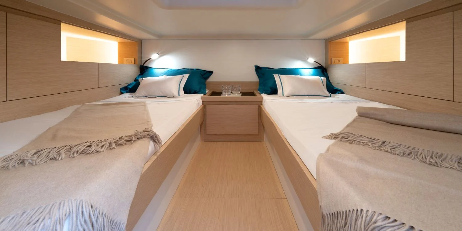 Solaris Power 40 - photo 9 yacht charter Mykonos