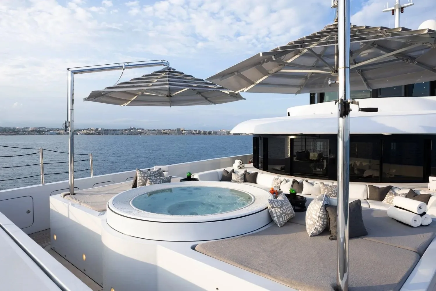 SOUNDWAVE - photo 24 yacht charter Mykonos