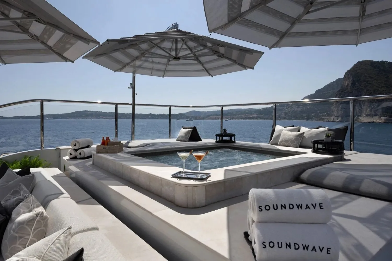 SOUNDWAVE - photo 30 yacht charter Mykonos
