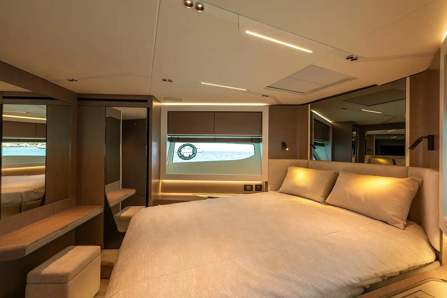 SUNSEEKER PREDATOR 65 - photo 8 yacht charter Mykonos