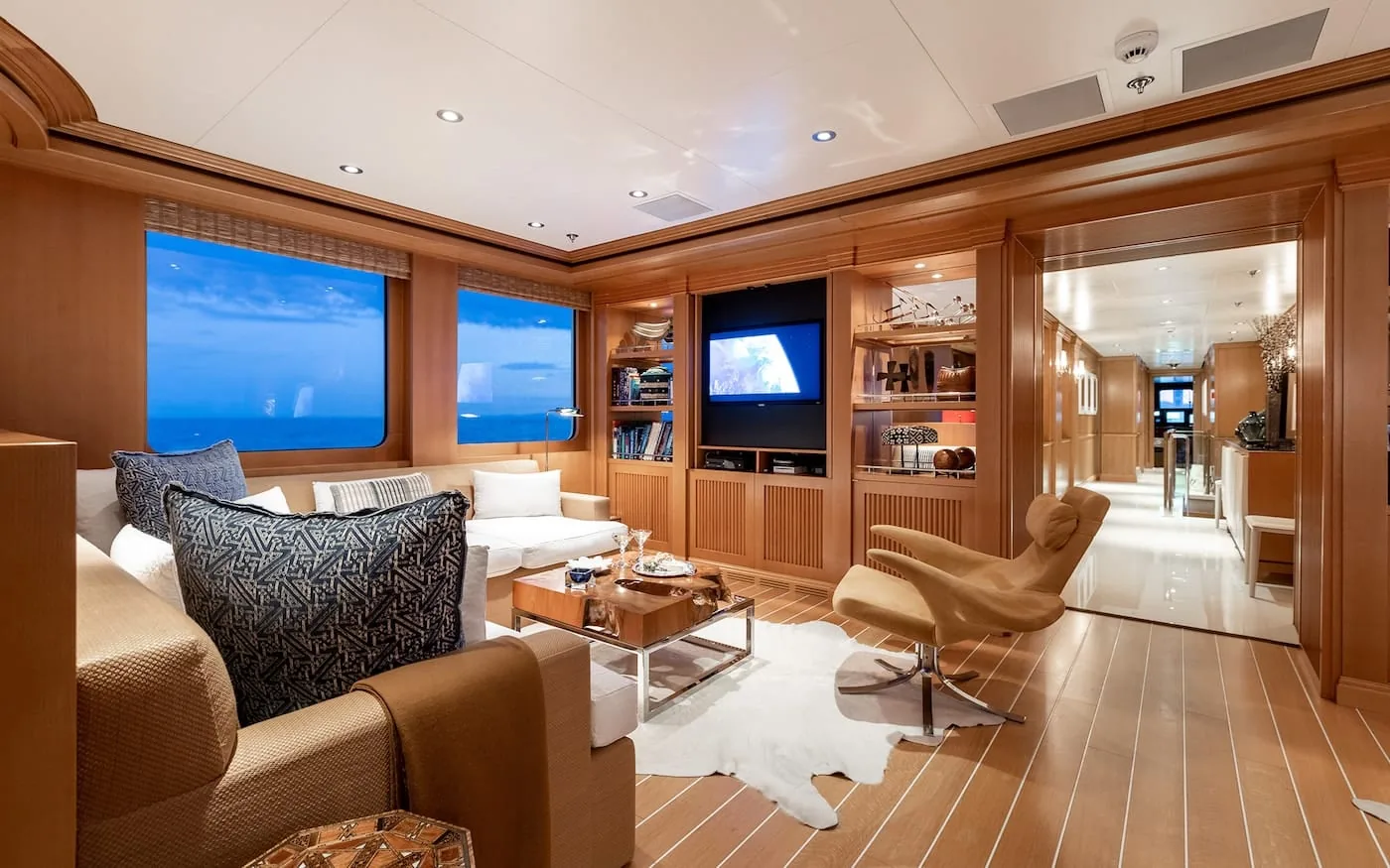 TREEHOUSE - photo 18 yacht charter Mykonos