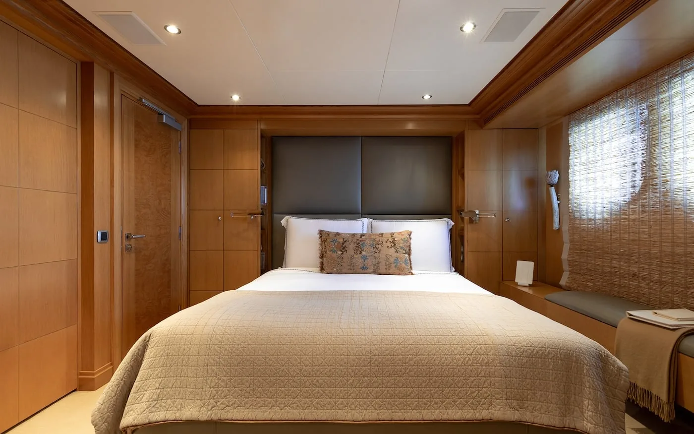 TREEHOUSE - photo 31 yacht charter Mykonos