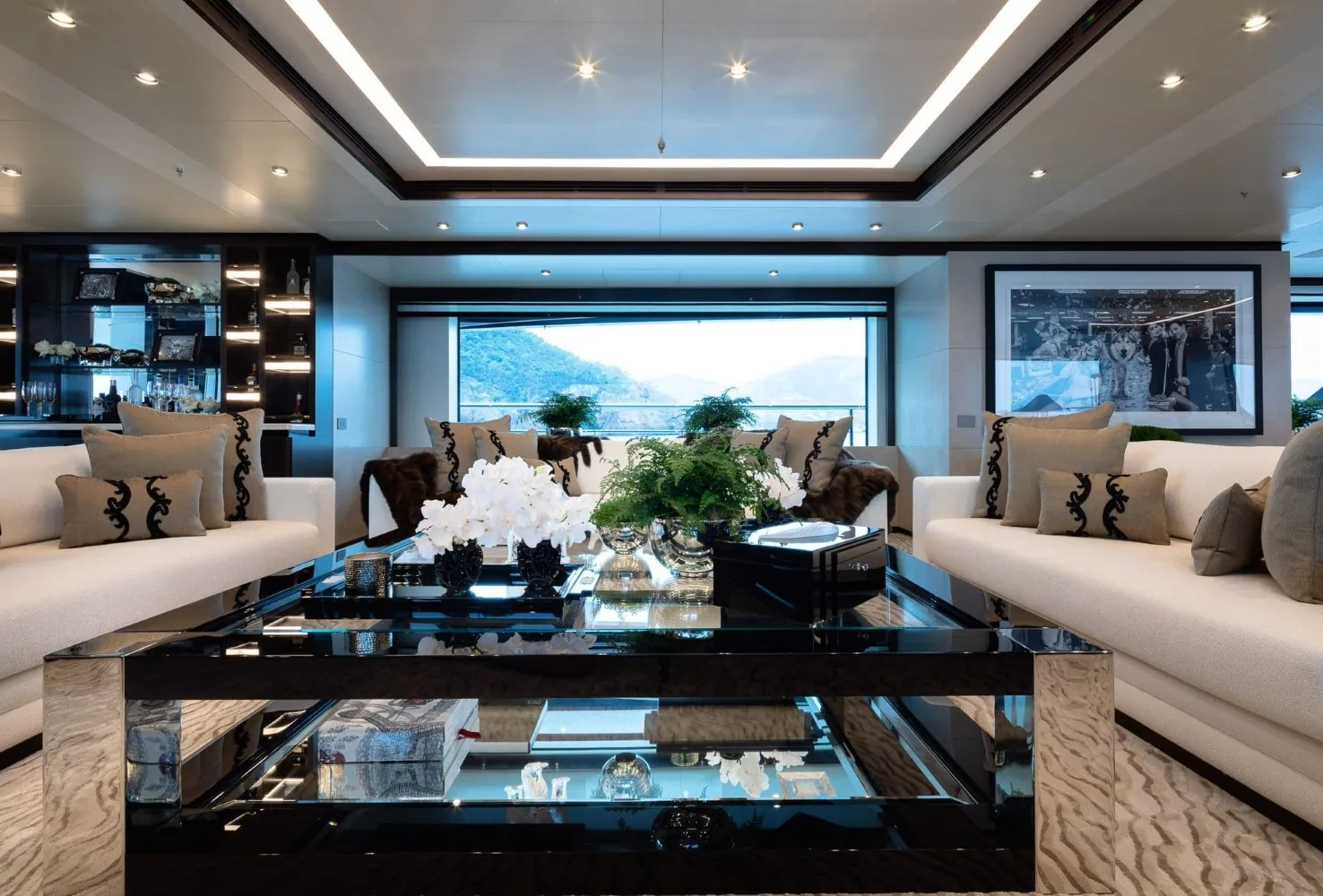 TRIUMPH - photo 18 yacht charter Mykonos