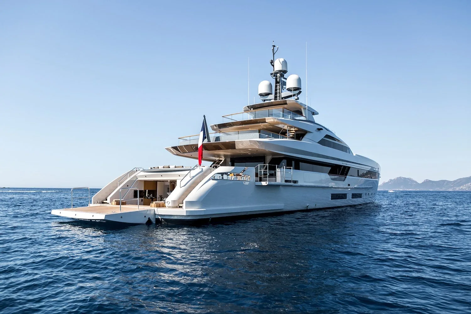 VERTIGE - photo 7 yacht charter Mykonos