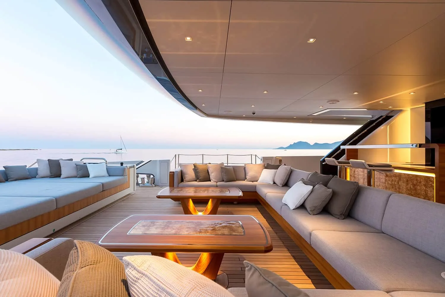 VERTIGE - photo 18 yacht charter Mykonos