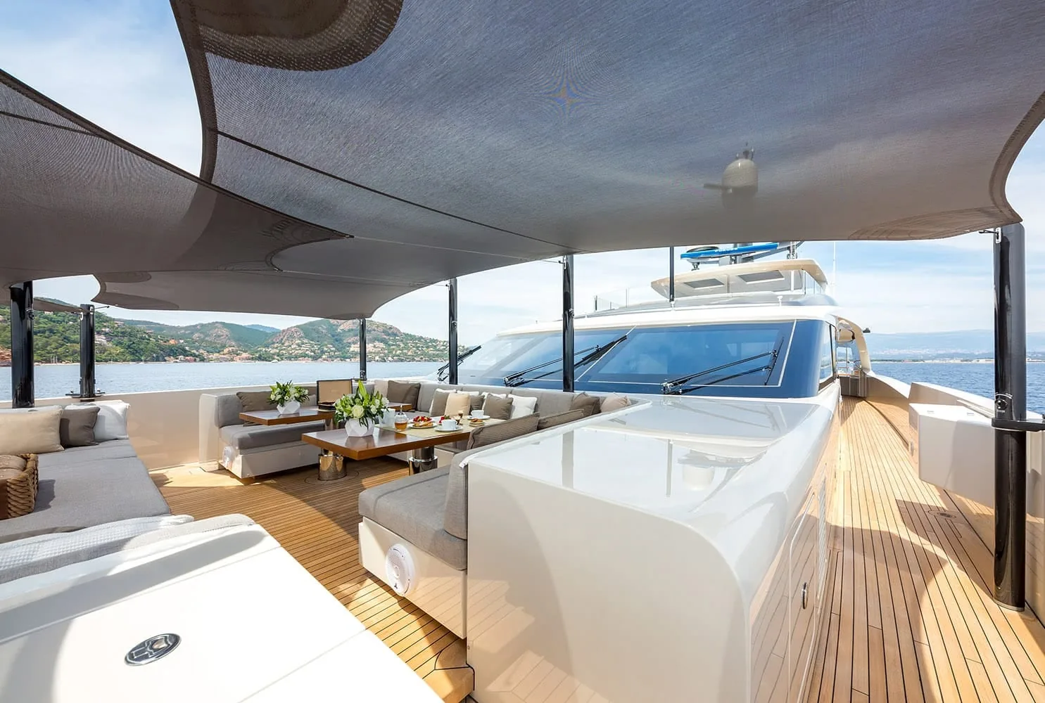VERTIGE - photo 19 yacht charter Mykonos