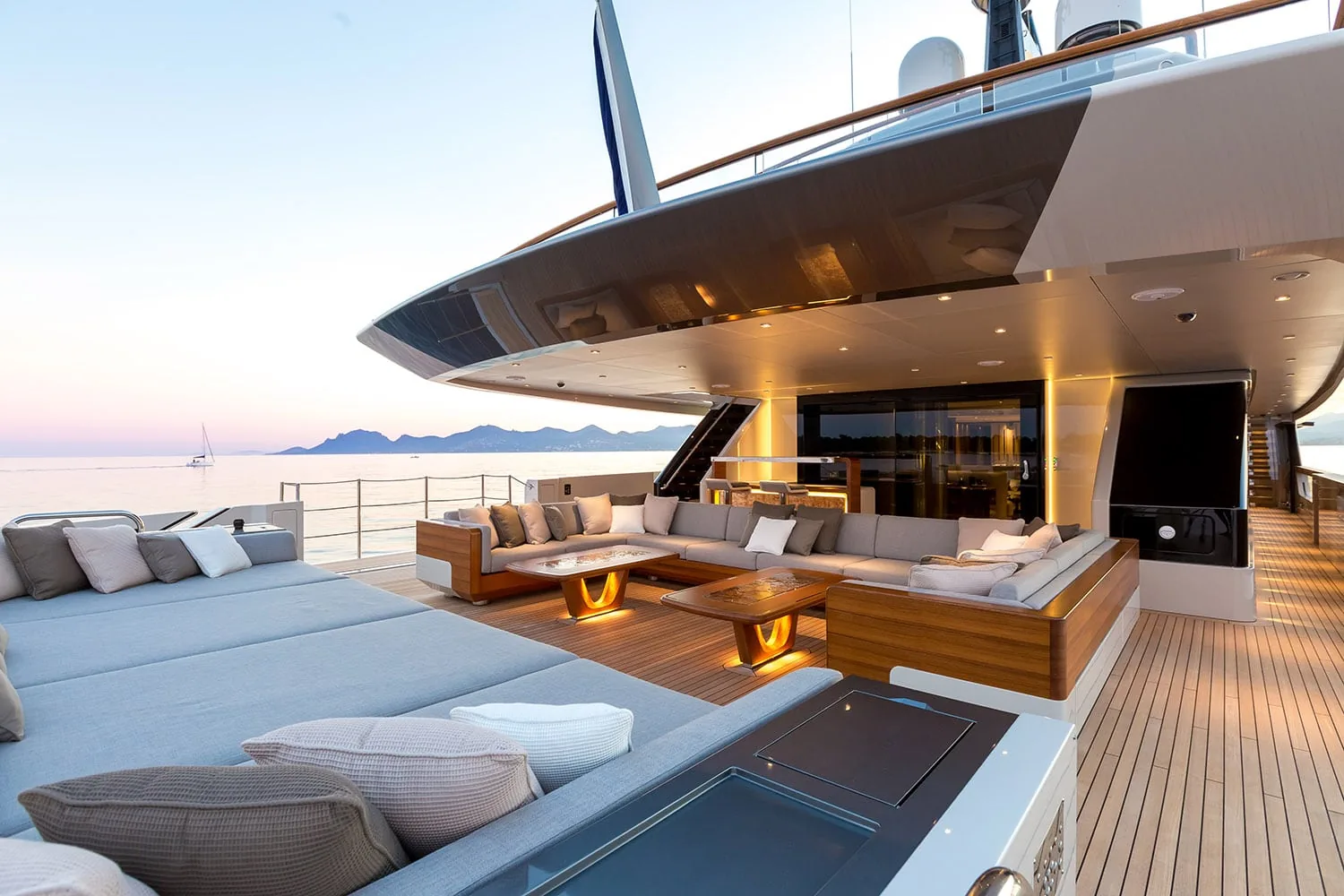 VERTIGE - photo 20 yacht charter Mykonos