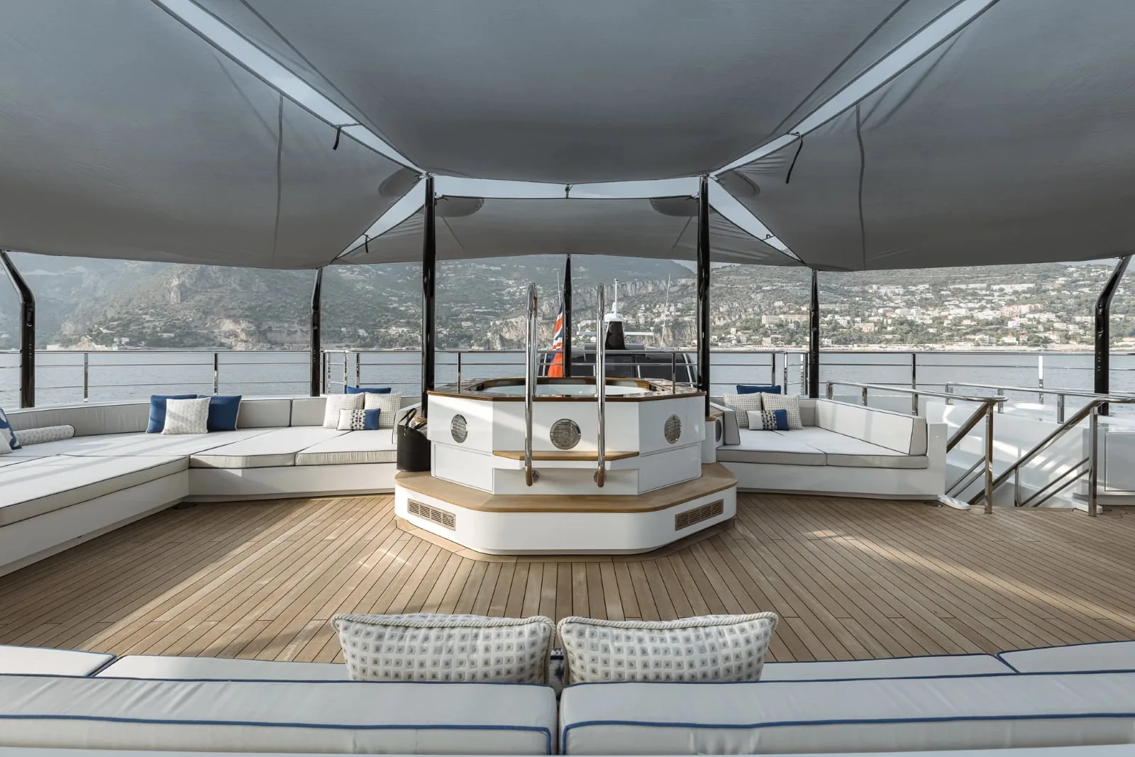 VICTORIOUS - photo 7 yacht charter Mykonos