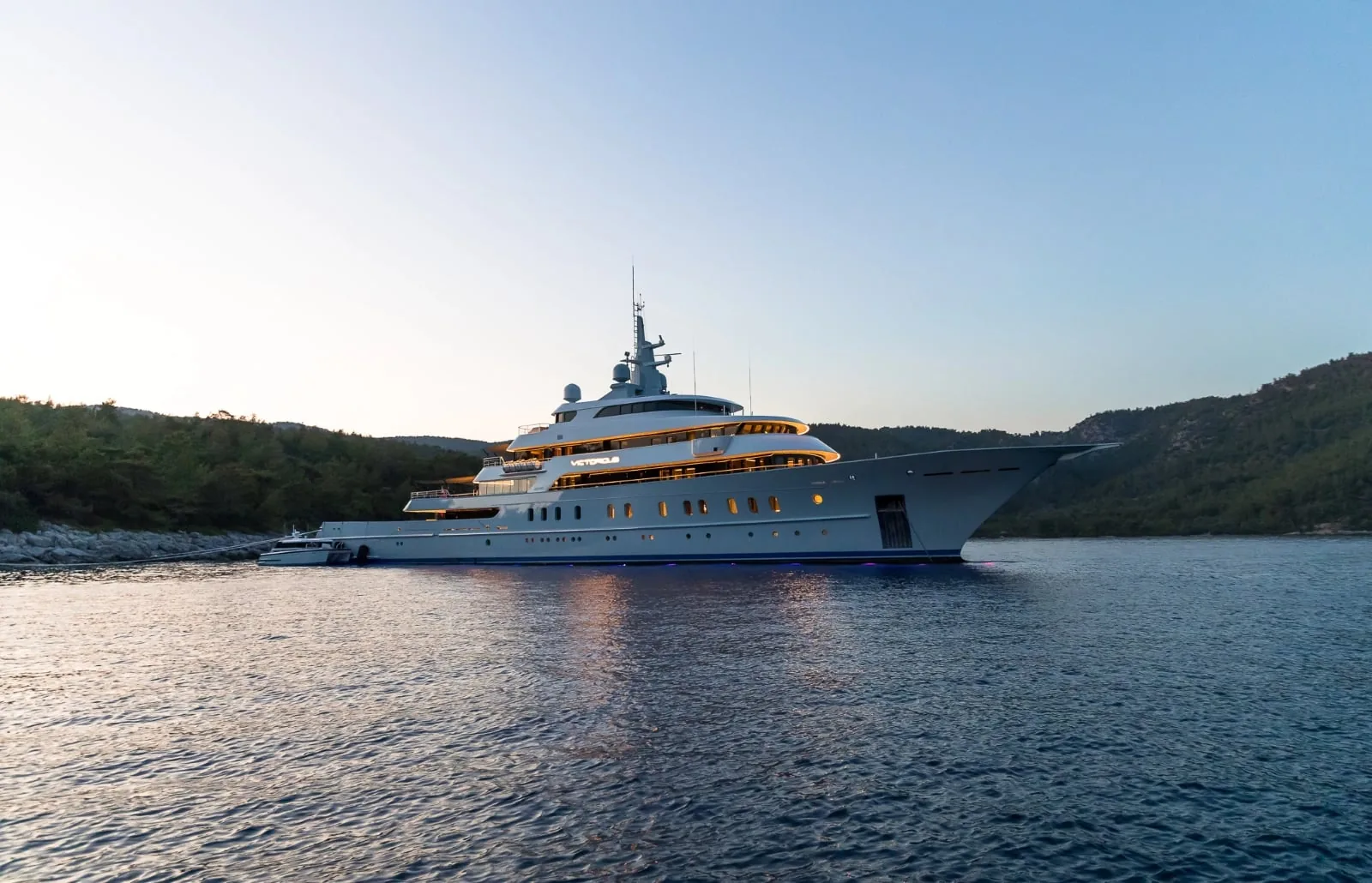 VICTORIOUS - photo 31 yacht charter Mykonos