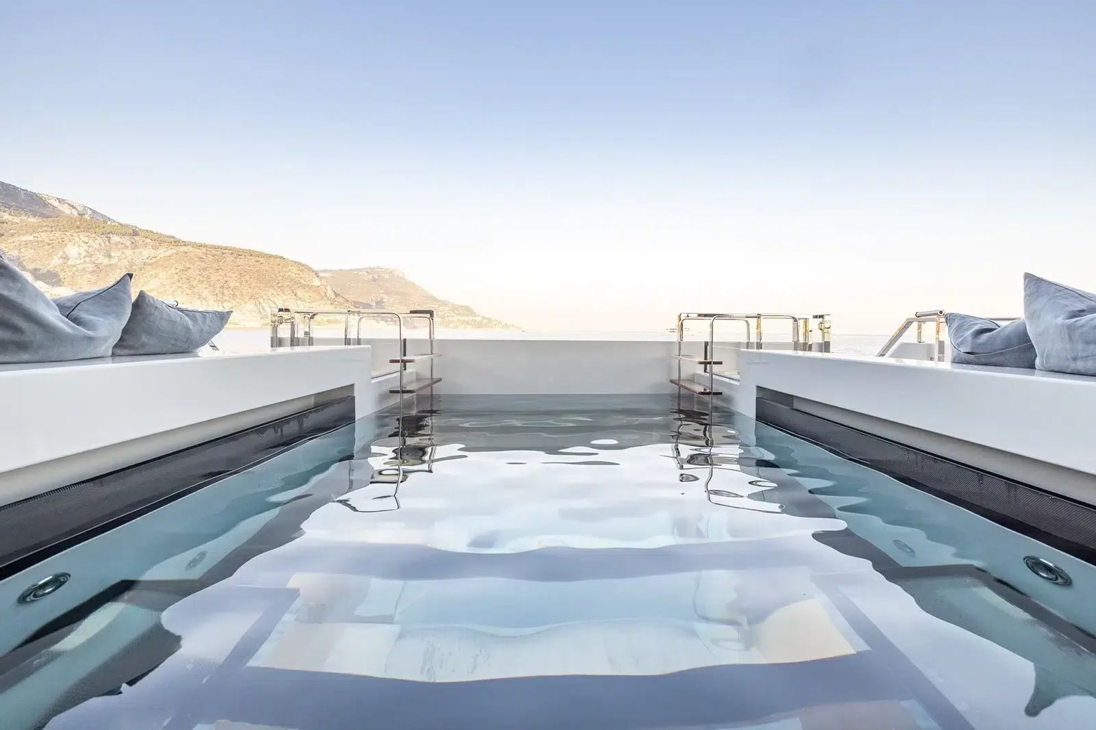VIRTUOSITY - photo 5 yacht charter Mykonos