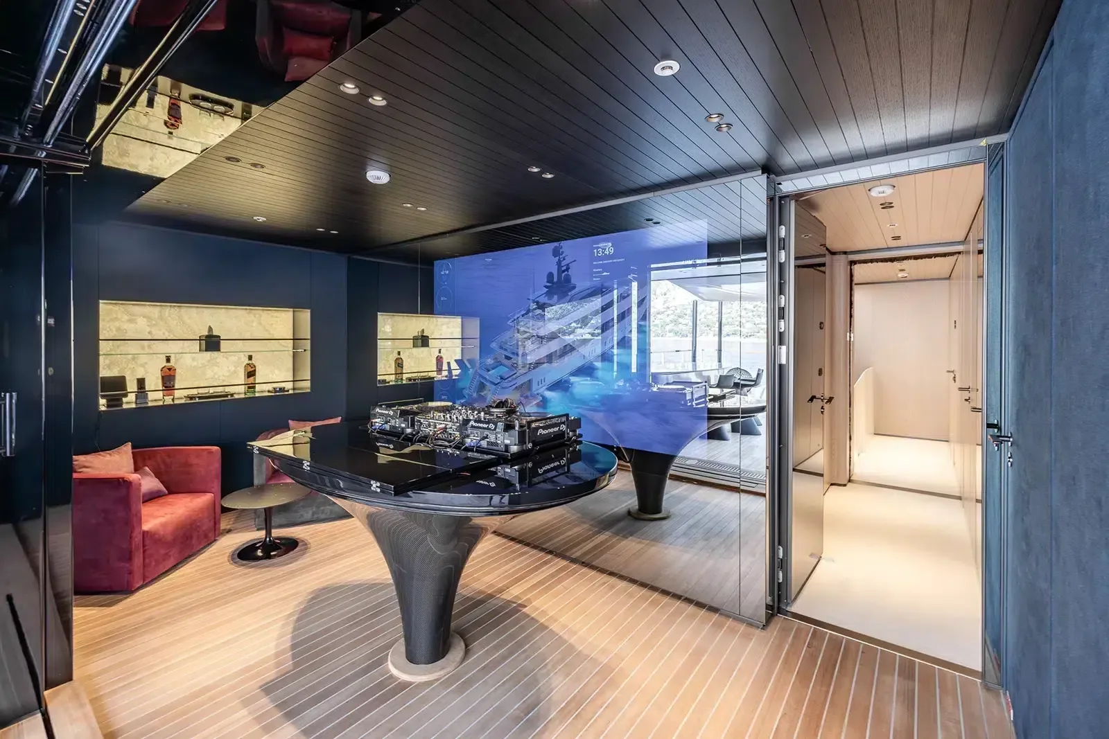 VIRTUOSITY - photo 19 yacht charter Mykonos