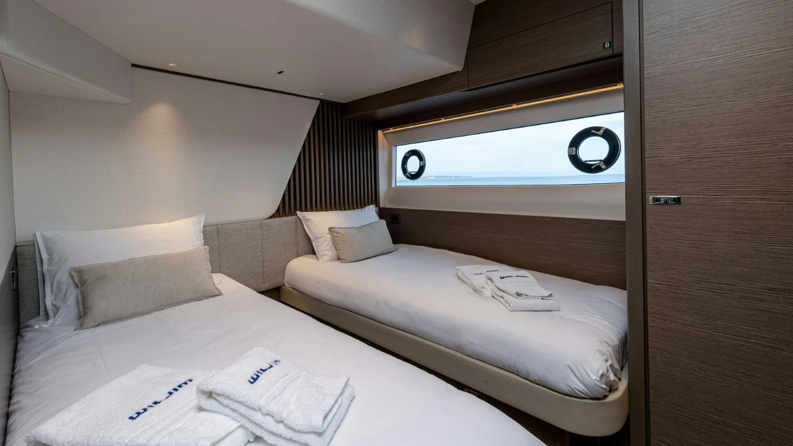 WILJIM V - photo 16 yacht charter Mykonos
